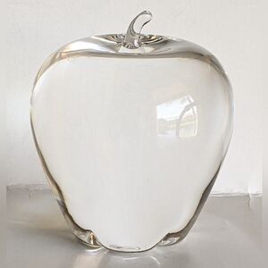 STEUBEN SIGNED CRYSTAL ART GLASS APPLE PAPERWEIGHT
